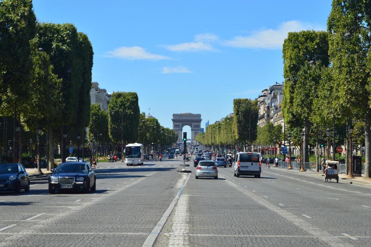 Arc De Triomphe - Foch Palace Париж Екстериор снимка