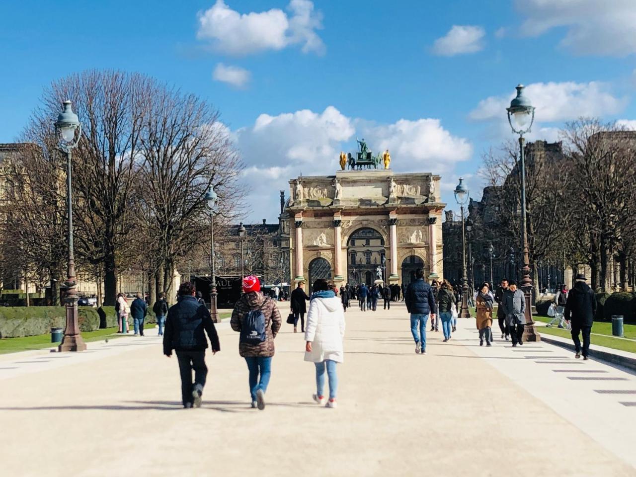 Arc De Triomphe - Foch Palace Париж Екстериор снимка