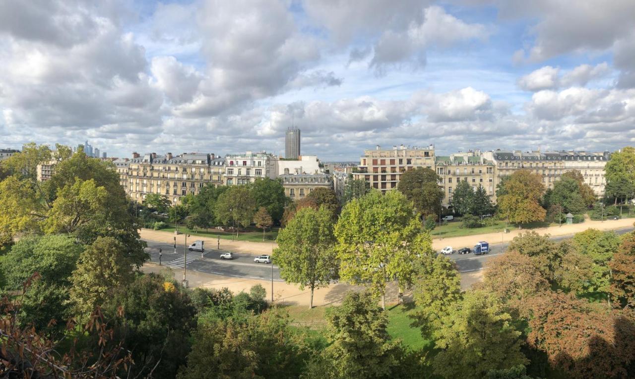 Arc De Triomphe - Foch Palace Париж Екстериор снимка